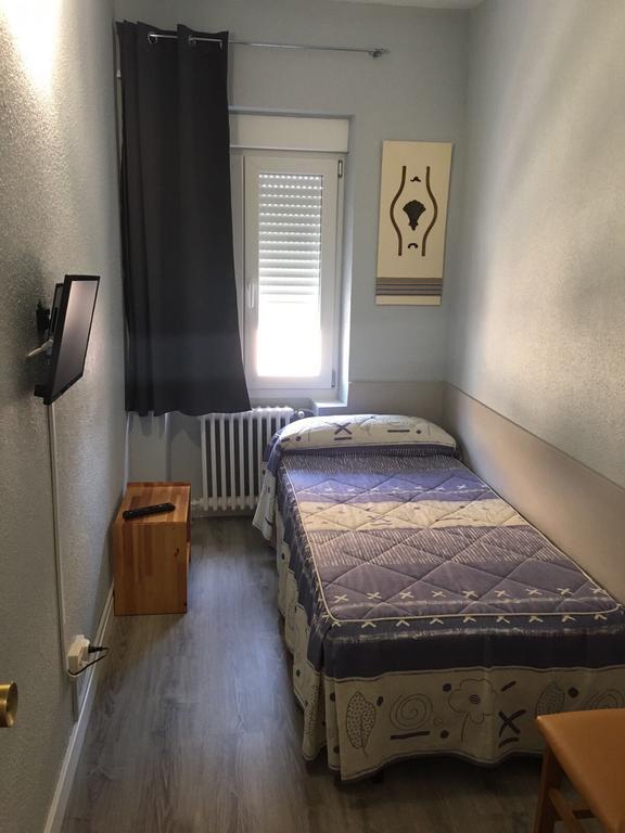 Hostal Rosales อารันดา เด ดวยโร ภายนอก รูปภาพ